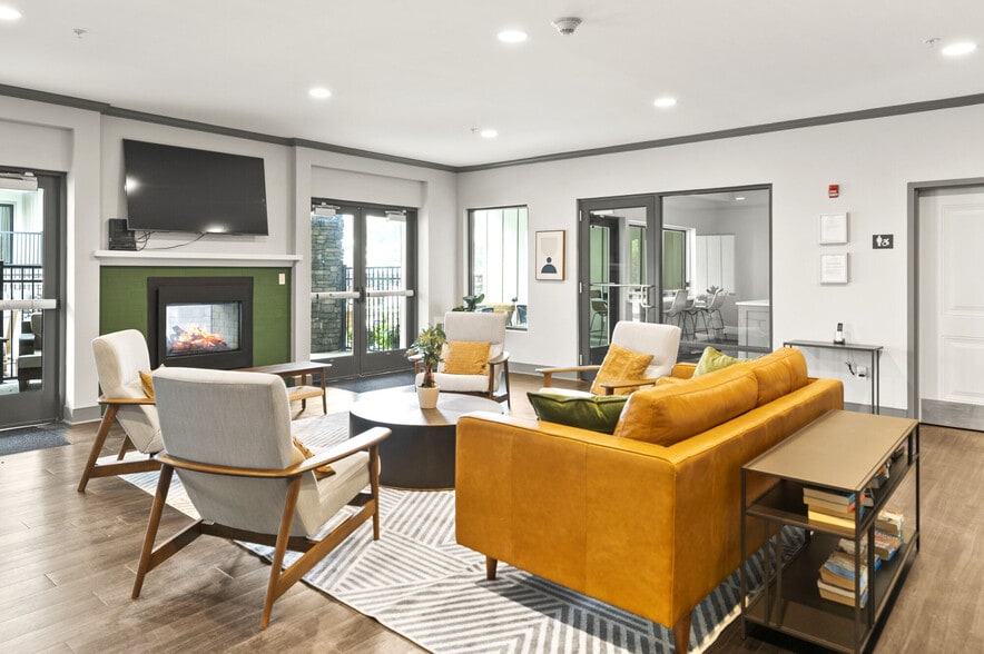 More Photos Of 77A Excelsior Ave, Saratoga Springs Apartments For Lease