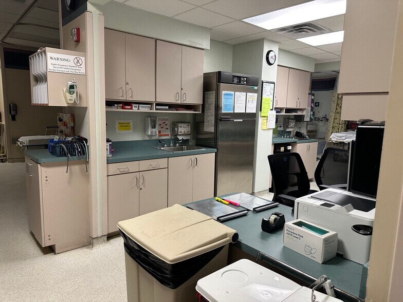 More Photos Of 1310 SE West Star Ave, Port Saint Lucie Hospital For Lease