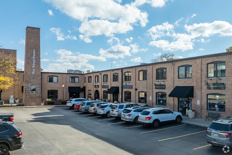 More Photos Of 1 Illinois St, St Charles Loft Creative Space For Lease