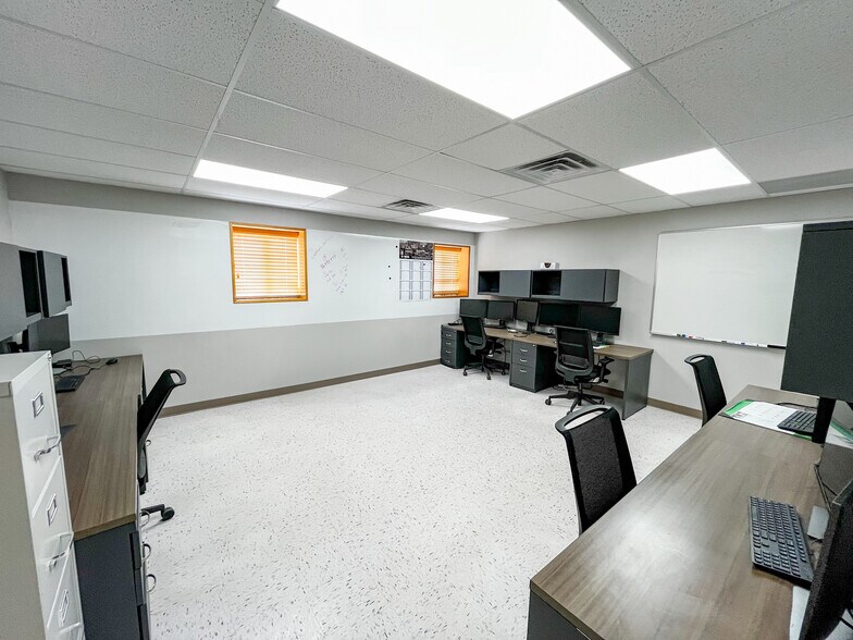 More Photos Of 906 S Highway 285, Pecos Warehouse For Sale