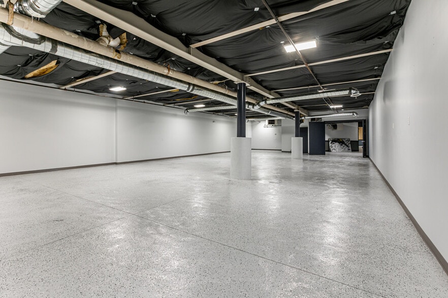 More Photos Of 2700 W Rasmussen Rd, Park City General Retail For Lease