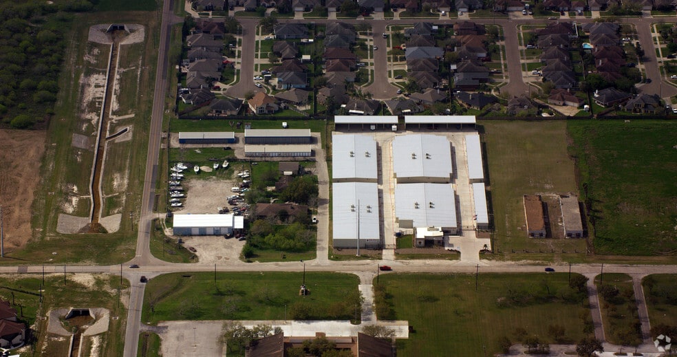 More Photos Of 3205 Rodd Field Rd, Corpus Christi Self Storage For Lease