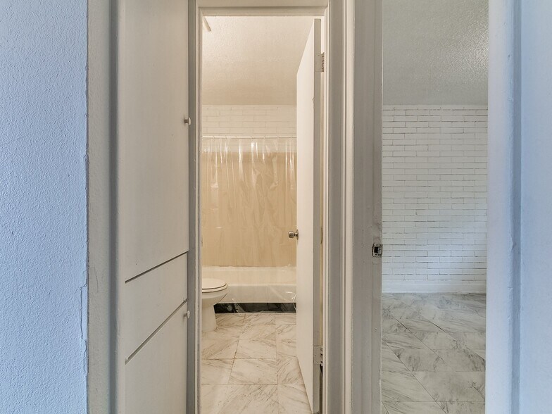 More Photos Of 1731 NW 32nd St, Oklahoma City Apartments For Sale