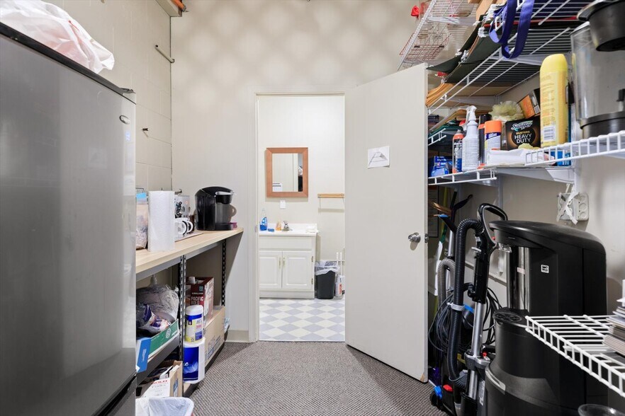 More Photos Of 5589 Harbor Road Rd, Freeland Office Residential For Sale