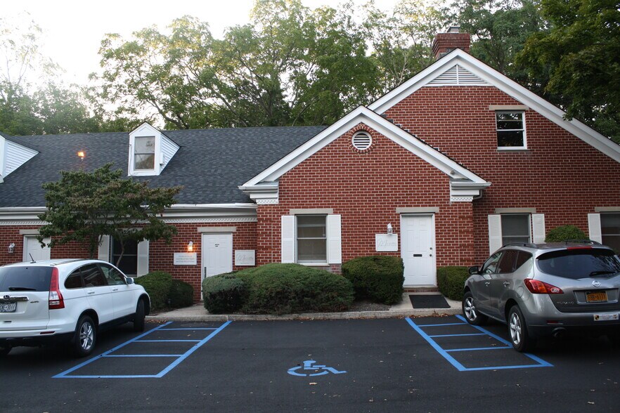 More Photos Of 269 Middle Country Rd, Smithtown Medical For Lease