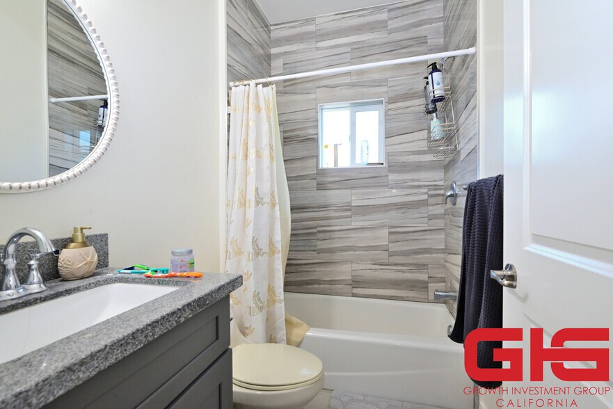 More Photos Of 4704 Florence Ave, Bell Apartments For Sale