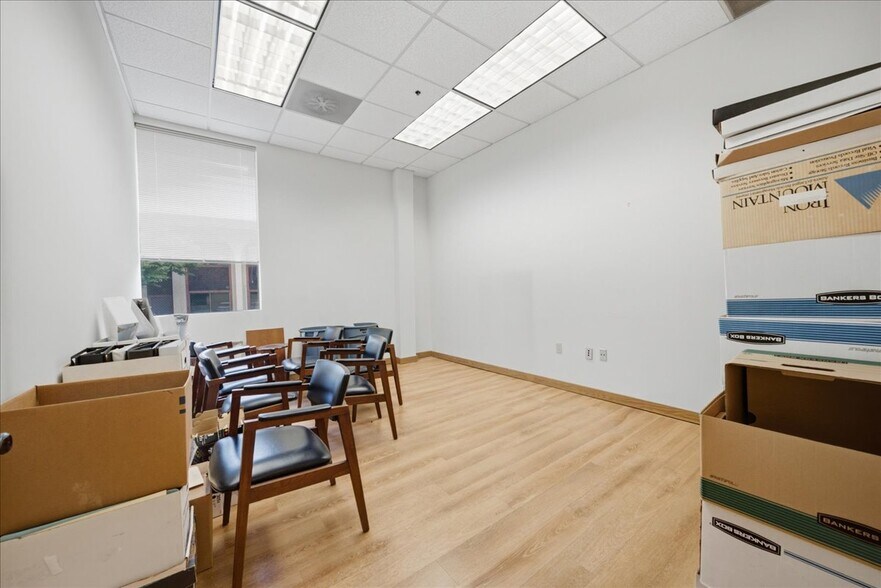 More Photos Of 700 University Ave, Sacramento Office For Lease