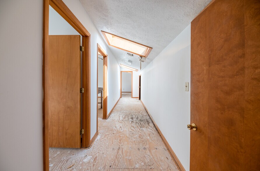 More Photos Of 1189 Pineview Dr, Morgantown Medical For Lease