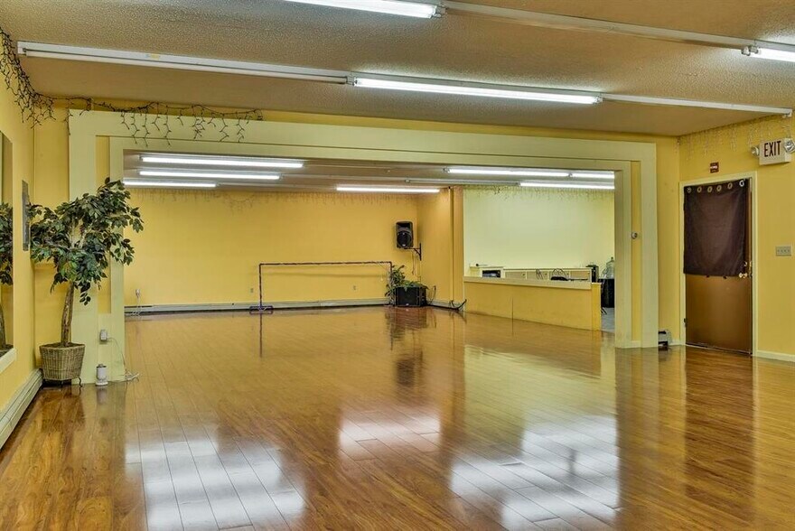 More Photos Of 132 Monadnock Hwy, Keene Storefront For Sale