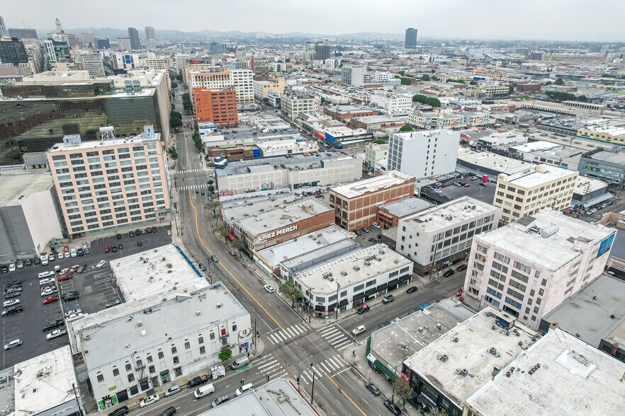 More Photos Of 1048-1050 S Los Angeles St, Los Angeles Storefront Retail Office For Sale