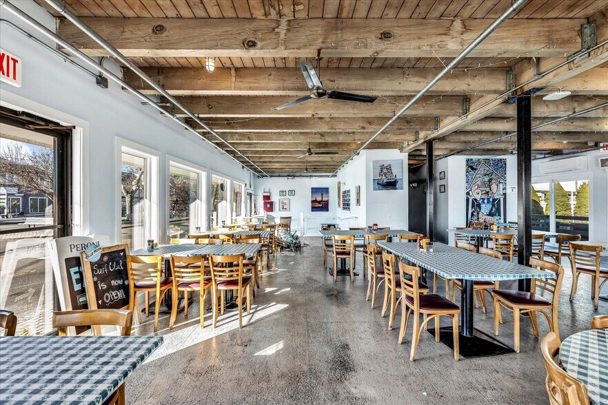 More Photos Of 317-319 Commercial St, Provincetown Restaurant For Lease