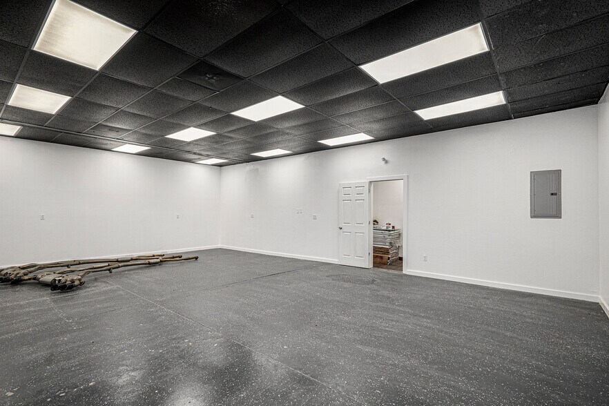 More Photos Of 340 W Hampden Ave, Englewood Freestanding For Lease