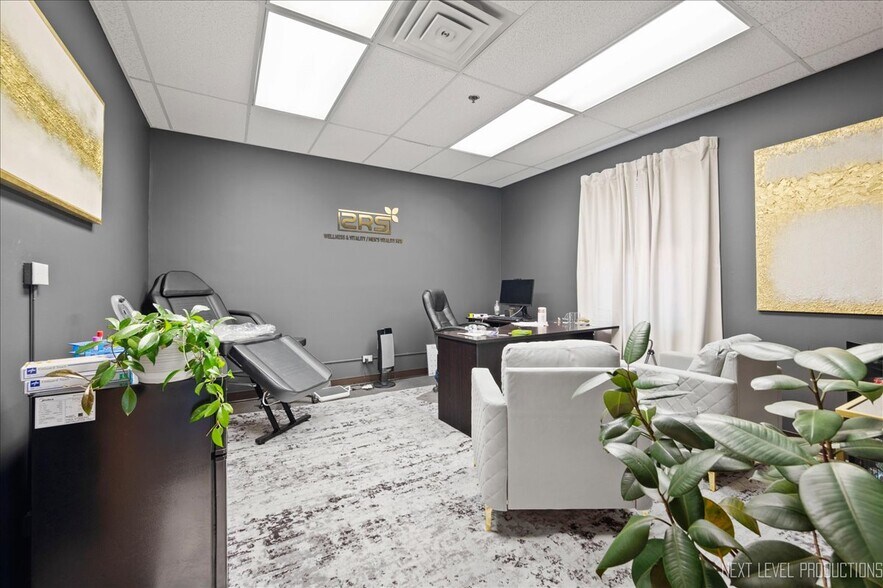 More Photos Of 850 W Bartlett Rd, Bartlett Medical For Sale