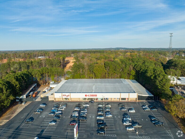 More Photos Of 1555 E Park Place Blvd, Stone Mountain Storefront For Sale