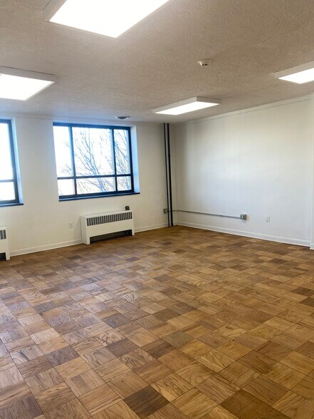 More Photos Of 319 N Wayne St, Piqua Loft Creative Space For Lease