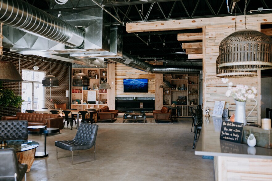 More Photos Of 2850 S Circle Dr, Colorado Springs Hotel For Sale