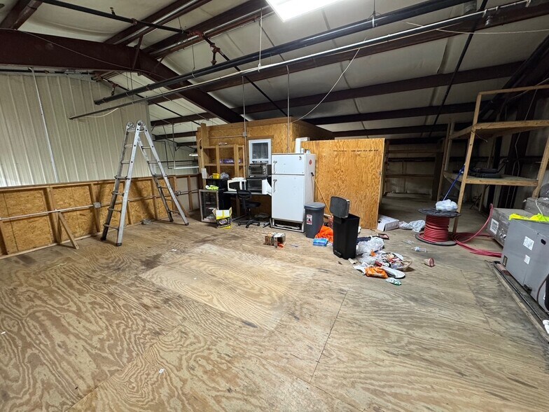 More Photos Of 9403 E 40 Hwy, Independence Warehouse For Sale