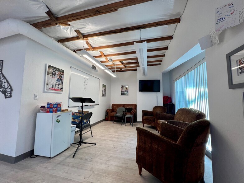 More Photos Of 104 W Anapamu St, Santa Barbara Office For Lease