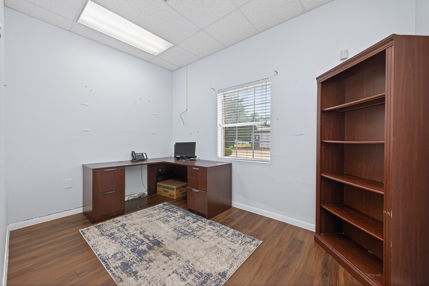 More Photos Of 8525 Queenston Blvd, Houston Freestanding For Sale