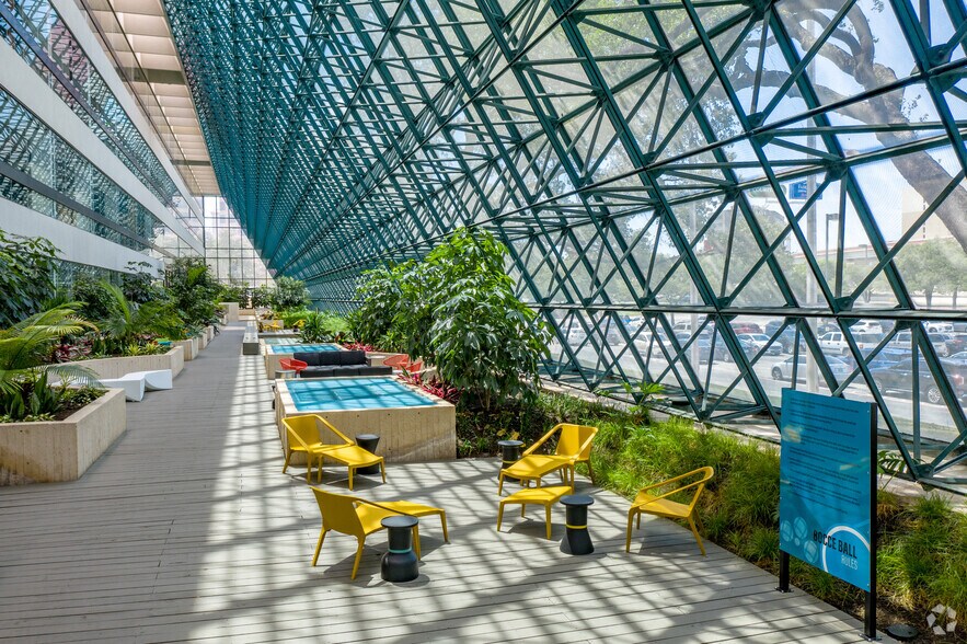 More Photos Of 84 NE Loop 410, San Antonio Coworking Space