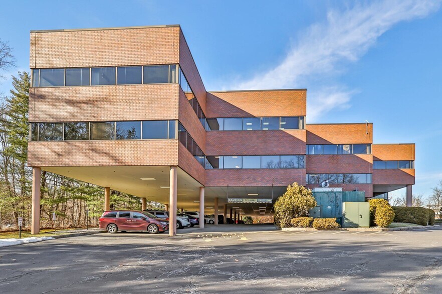 More Photos Of 100 Dutch Hill Rd, Orangeburg Office For Sale