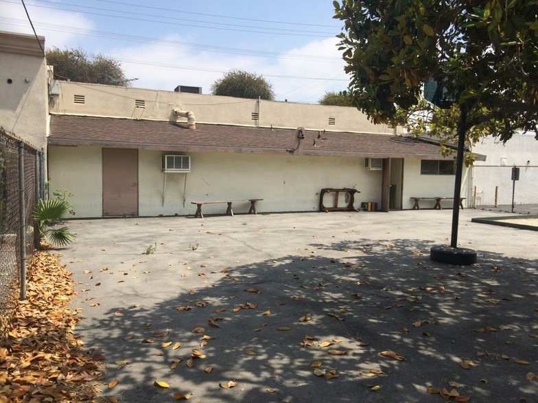 More Photos Of 12065 Paramount Blvd, Downey Storefront For Lease