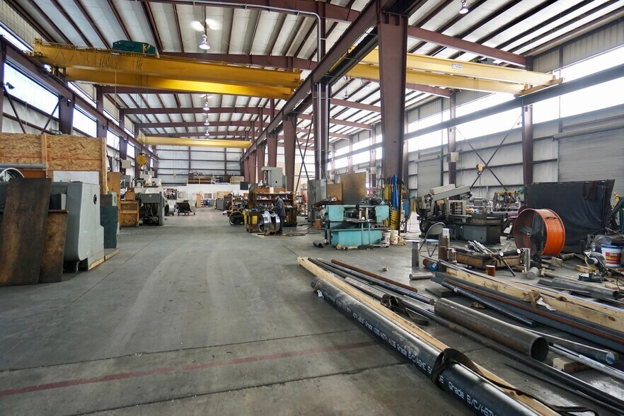 More Photos Of 6935 Brittmoore Rd, Houston Warehouse For Lease