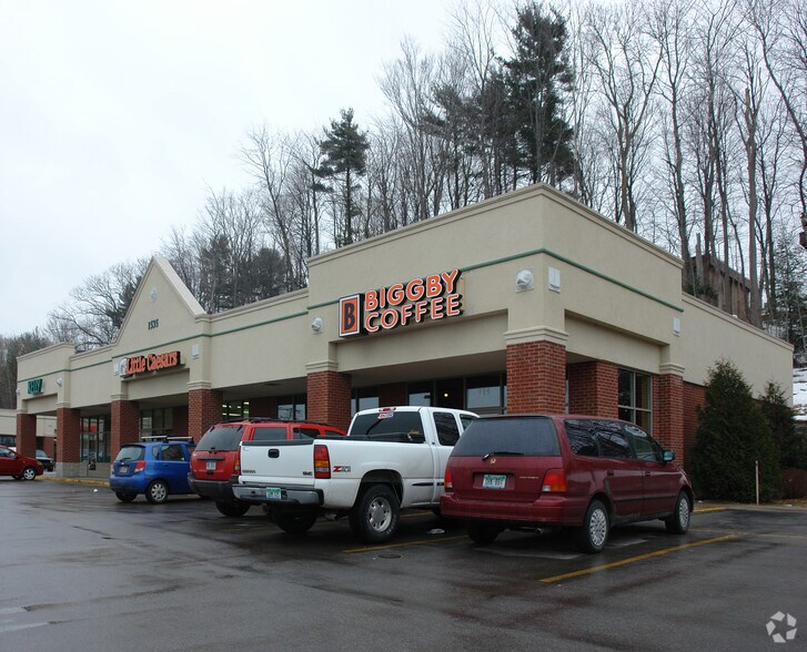 More Photos Of 1535 S Division St, Traverse City Storefront For Sale