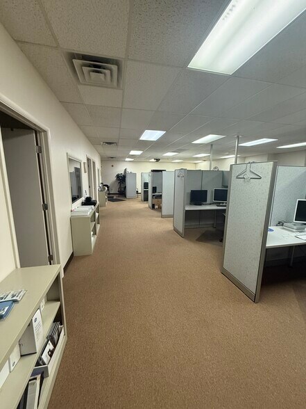 More Photos Of 991 Canal St, Syracuse Light Manufacturing For Sale