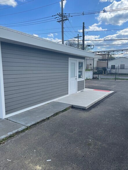 More Photos Of 1659 - 1665 West Front St, Plainfield Land For Lease