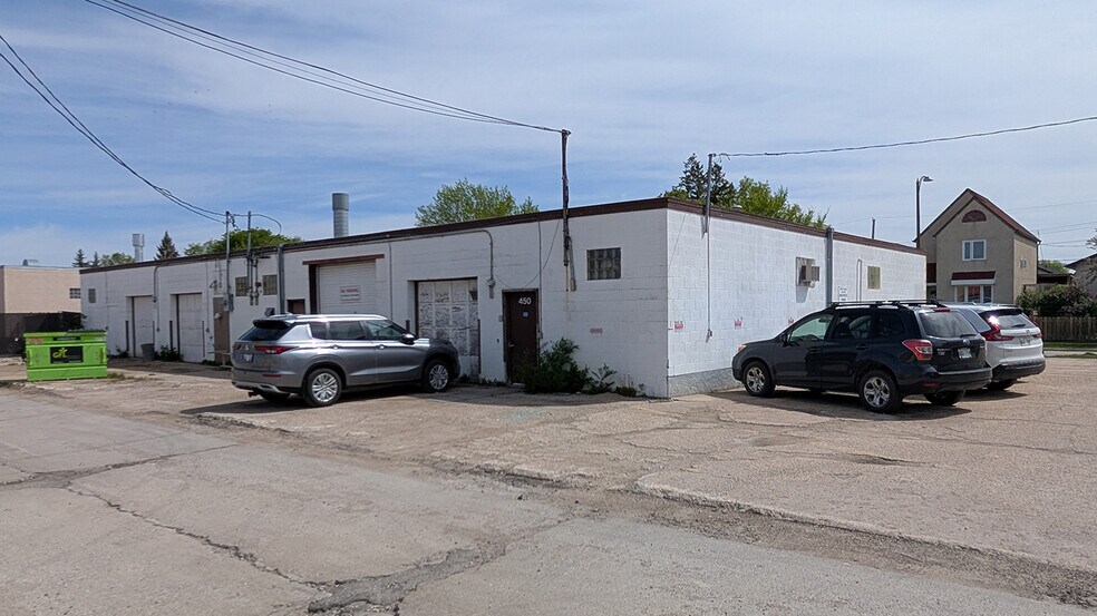 More Photos Of 450 Brooklyn St, Winnipeg Warehouse For Sale