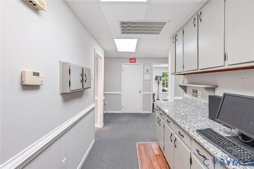 More Photos Of 10806 Rives Ave, Mc Kenney Medical For Sale