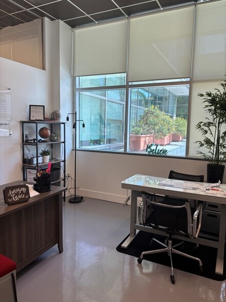 More Photos Of 14242 Ventura Blvd, Sherman Oaks Loft Creative Space For Lease