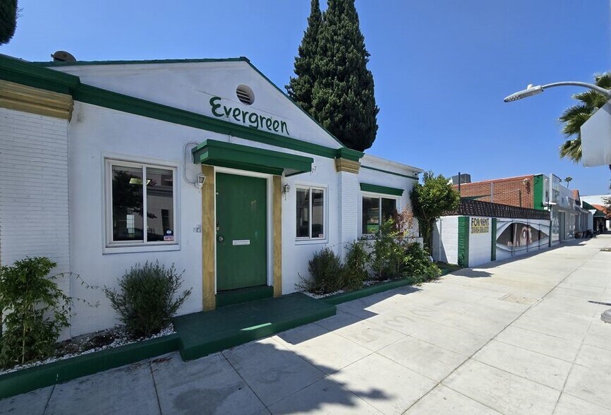 More Photos Of 175-177 S Robertson Blvd, Beverly Hills Storefront For Lease