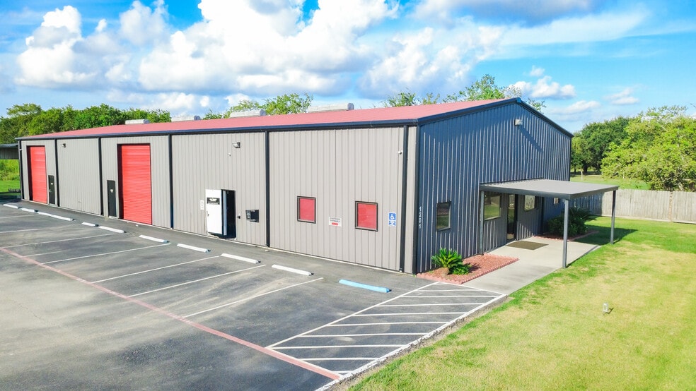 Primary Photo Of 1201 Steele Rd, Alvin Industrial For Sale