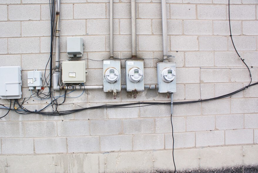 More Photos Of 3201 Union Ave, Steger Office For Sale