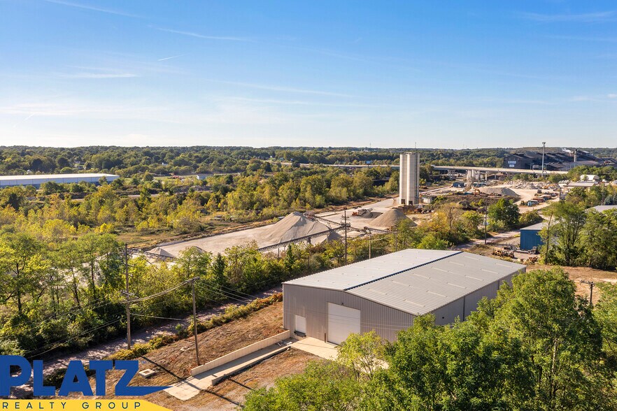 More Photos Of 2430 Funston St, Youngstown Warehouse For Lease