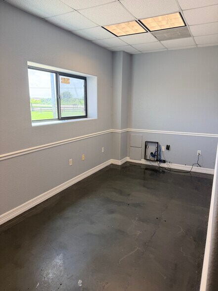 More Photos Of 101 Industrial Park Dr, Hitchcock Warehouse For Lease