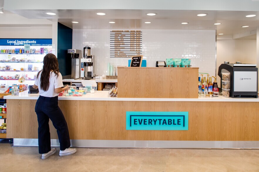 More Photos Of 3900 Kilroy Airport Way, Long Beach Unknown For Lease