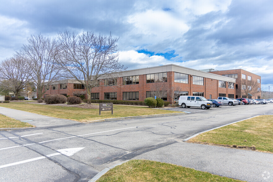 Primary Photo Of 24 Hartwell Ave, Lexington Medical For Lease