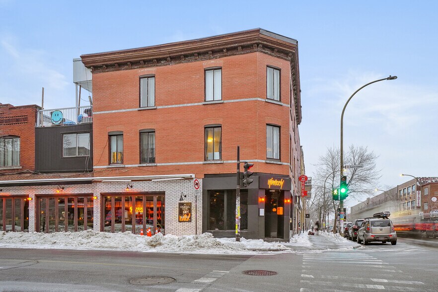 More Photos Of , Montréal General Retail For Sale