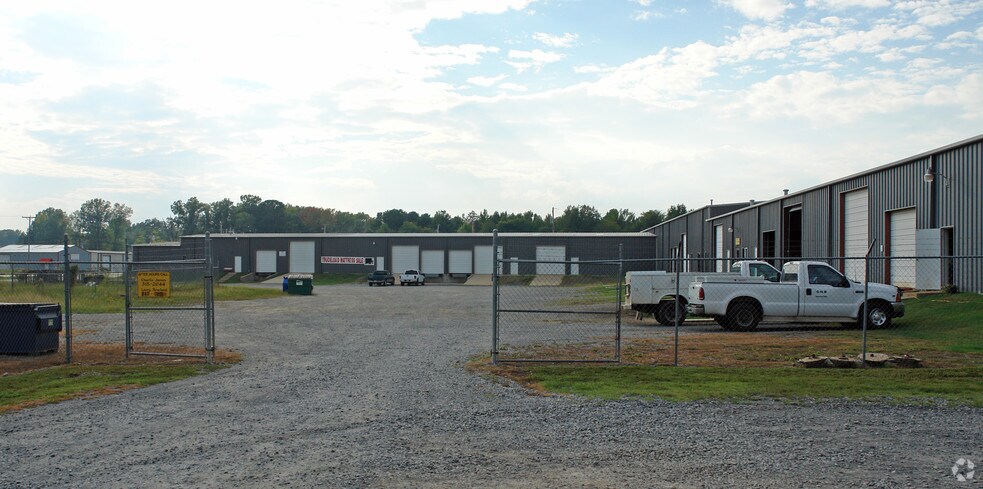 More Photos Of 16220 Alexander Rd, Alexander Warehouse For Lease