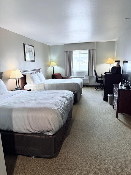 More Photos Of 590 E Main St, Price Hotel For Sale