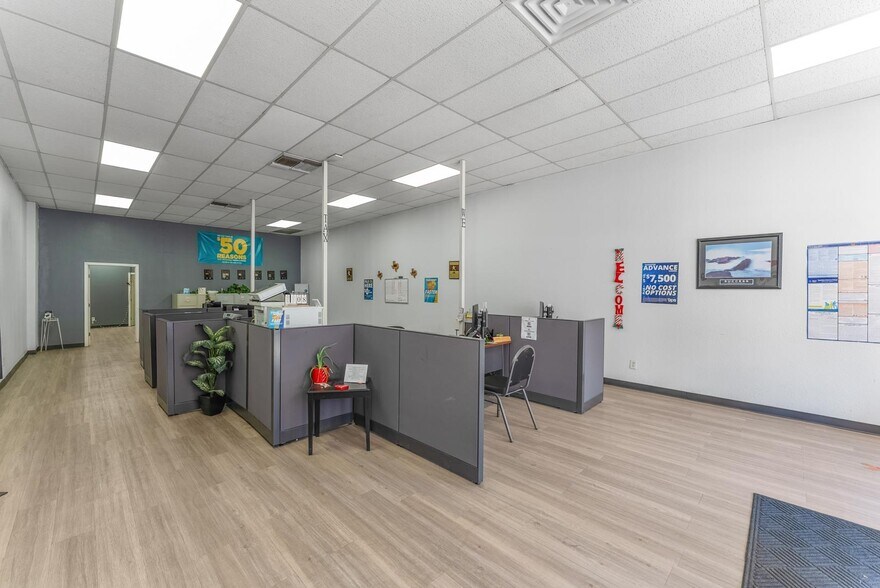 More Photos Of 200 S Stanton St, El Paso General Retail For Sale