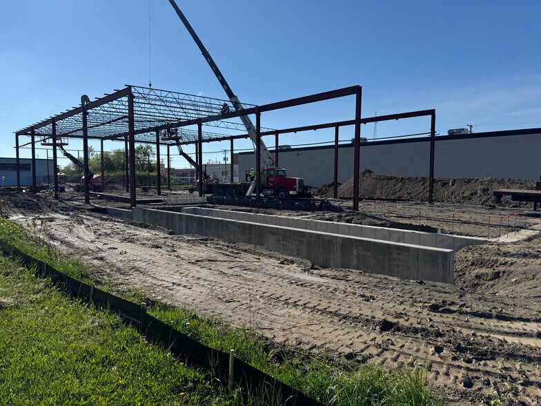 More Photos Of 29850 Calahan Rd, Roseville Manufacturing For Lease