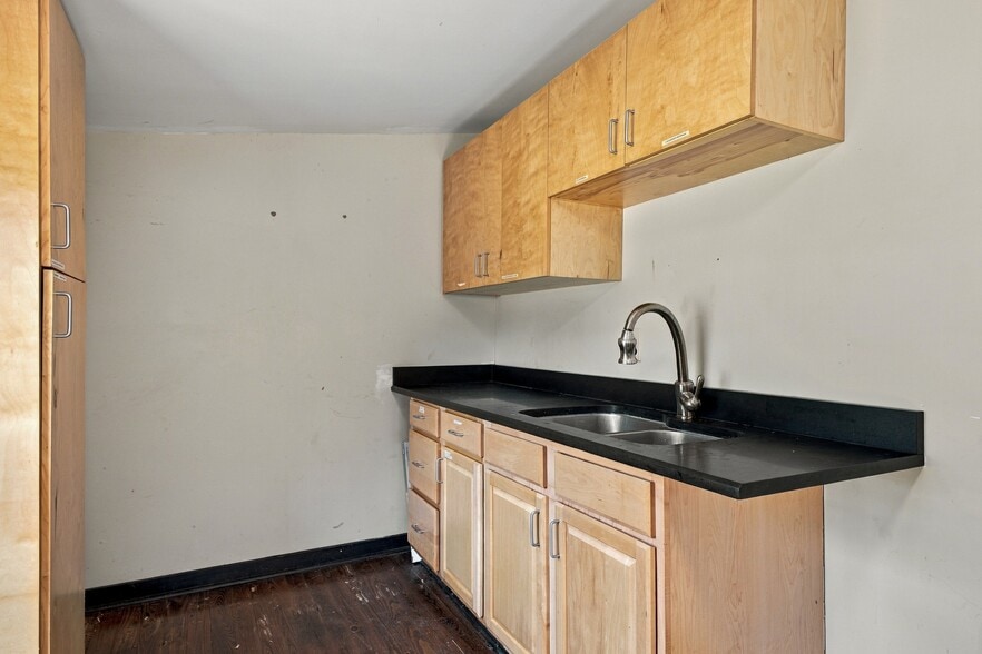 More Photos Of 321 29th Ave N, Nashville Office Residential For Sale