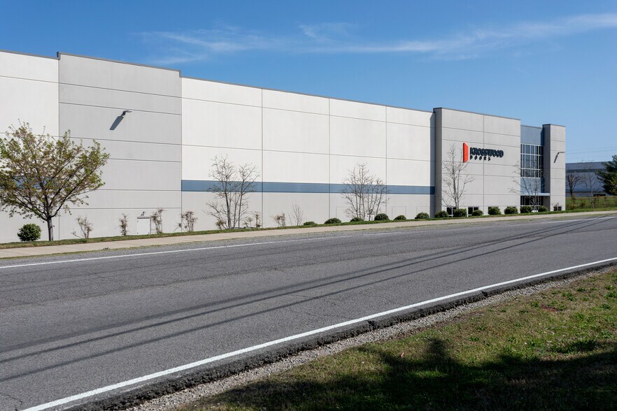 More Photos Of 421 Mason Rd, La Vergne Warehouse For Lease