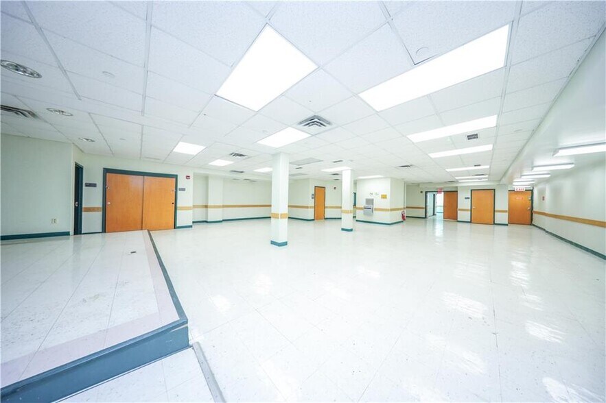 More Photos Of 8710 5th Ave, Brooklyn Medical For Lease