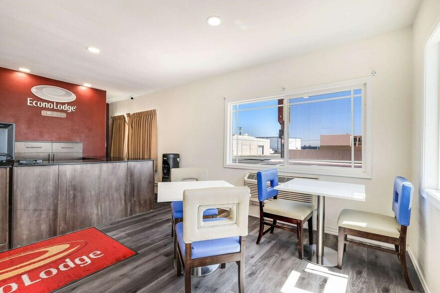 More Photos Of 625 W Broadway St, Needles Hotel For Sale