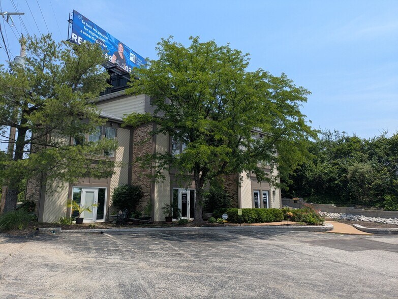 More Photos Of 600 S Holmes Ave, Saint Louis Office For Sale